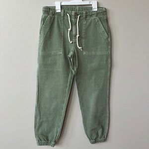 Women’s American Eagle Joggers in Pale Green size 4